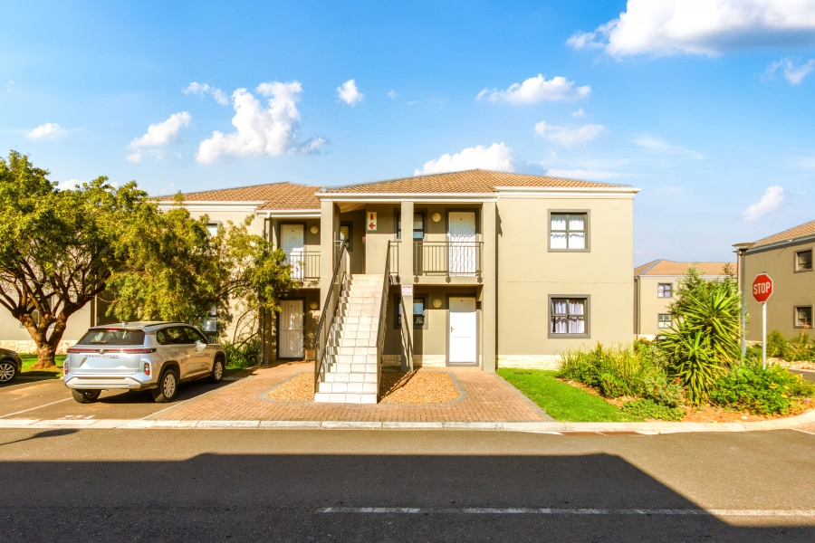 To Let 2 Bedroom Property for Rent in Heritage Park Western Cape